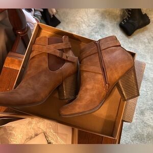 Marco Republic size 8 1/2 ankle boots